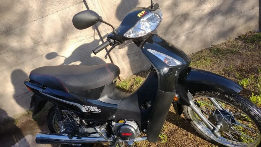 Le sustrajeron la moto de un garaje en Villa Diamante y pide colaboración para recuperarla