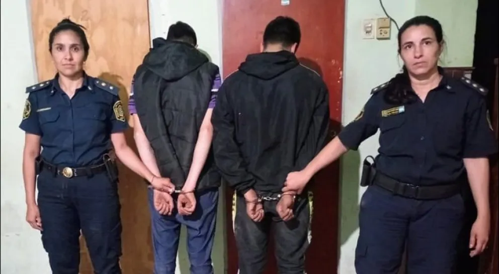 Violentaron el ingreso a un domicilio: dos aprehendidos por robo de grifería y cables