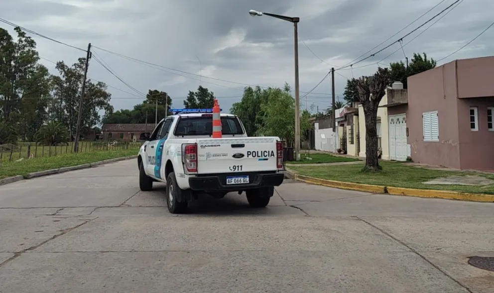 Lo denunciaron por comportamiento hostil y terminó aprehendido por tenencia ilegal de arma