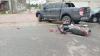 Motociclista resultó hospitalizada tras colisionar con una camioneta
