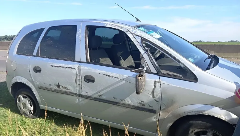 Ruta 226: se registró un vuelco vehicular tras una colisión contra el divisor de carriles