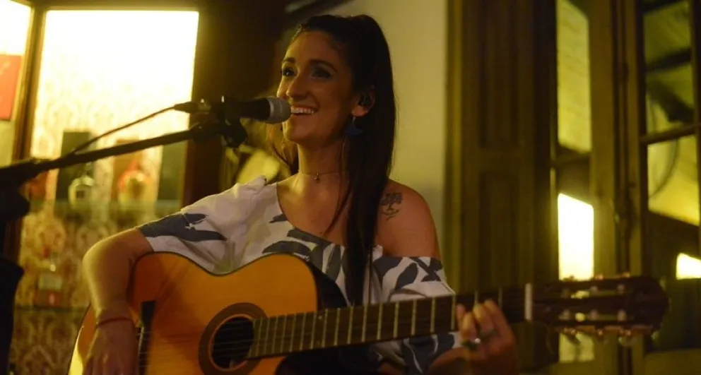 Jazmín Briguez sigue cosechando frutos por su convicción y constancia en su carrera musical