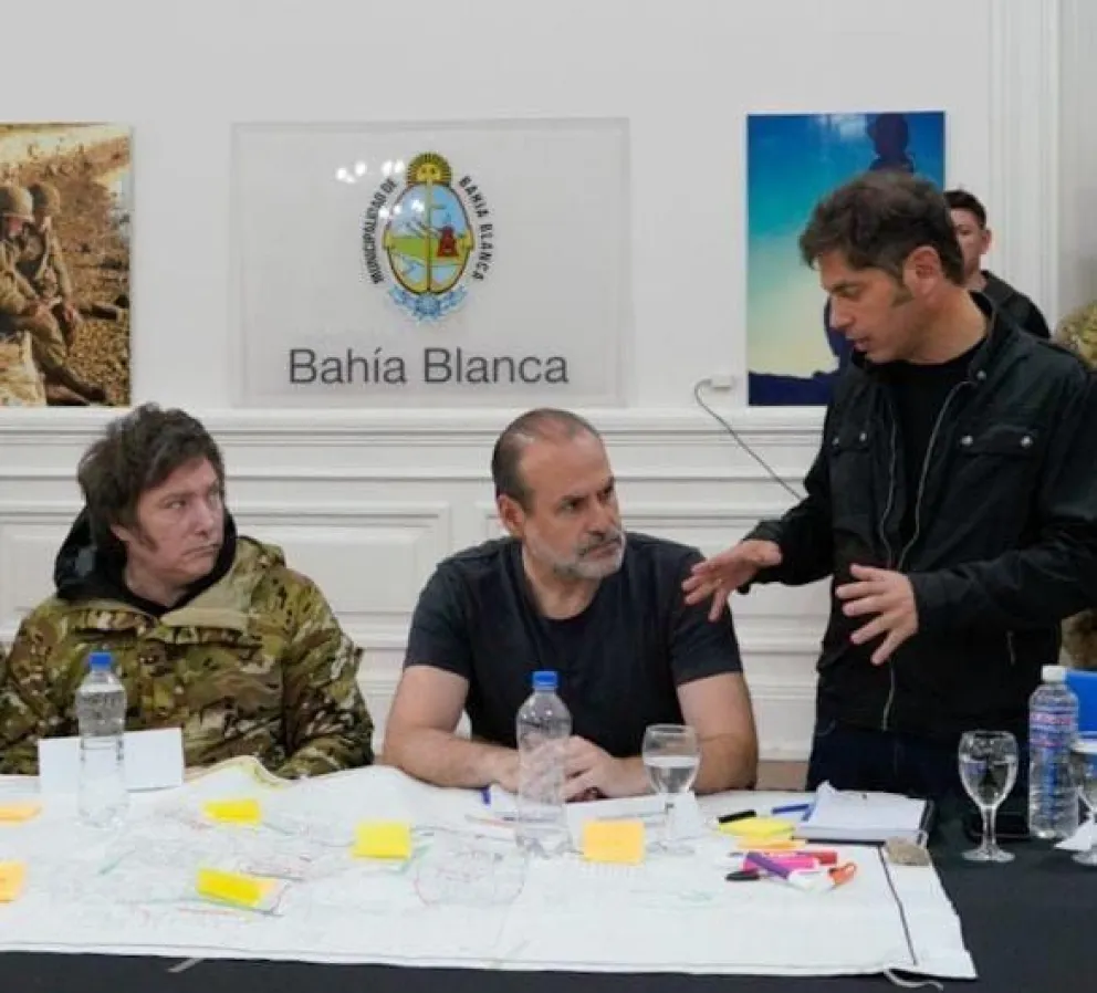 Milei votó en Boca y viajó a Bahía Blanca, donde lo esperaba Kicillof junto al Comité de Crisis