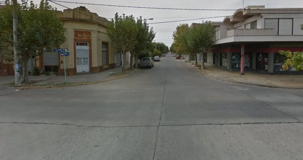 Una mujer hospitalizada tras impactar en moto contra una planta