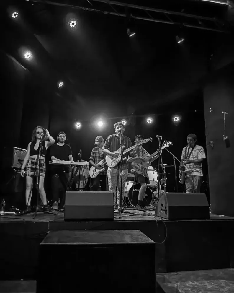 Nos asomamos al disco debut de San Francisco al Sur: La misma esquina