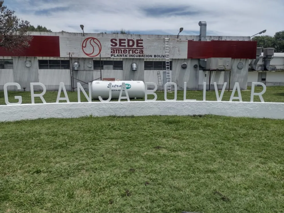 Trabajadores bolivarenses reciben alimentos para colaborar con los afectados de Bahía Blanca