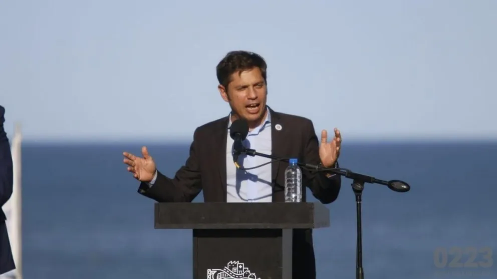 Kicillof puso en marcha el operativo "De sol a sol" en Mar del Plata y avizoró una temporada "compleja"