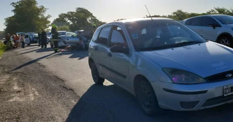 Choque múltiple en Ruta 205 dejó como saldo cinco personas heridas