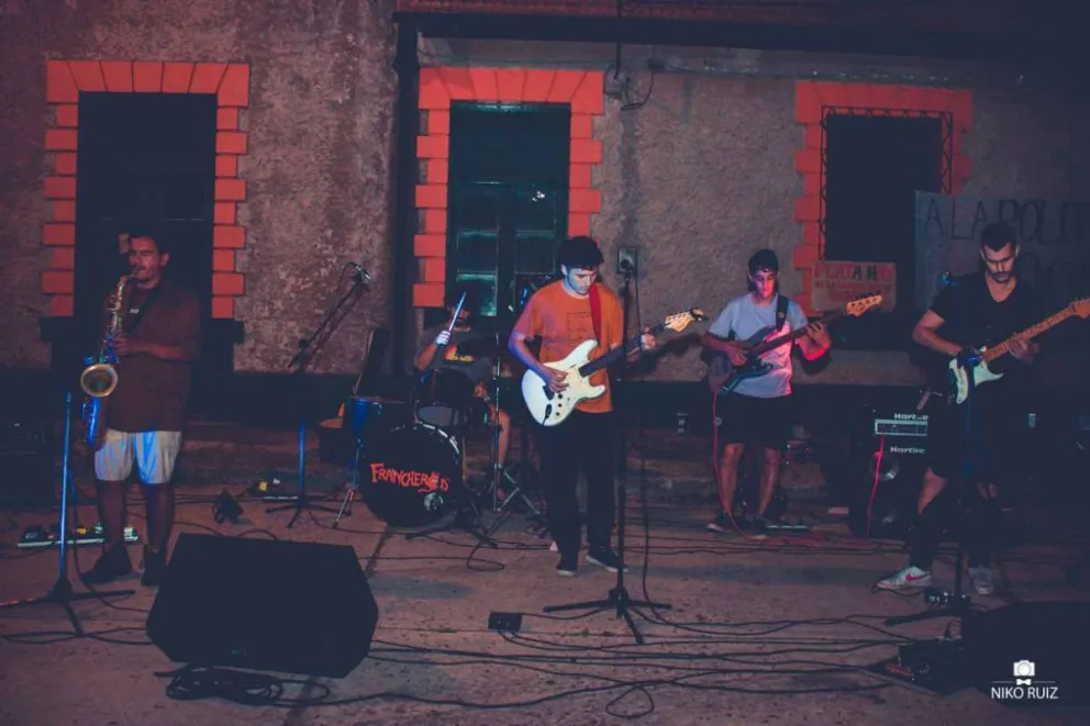 Por el impacto en el sector cultural, artistas bolivarenses se unieron en rechazo a la ley ómnibus 