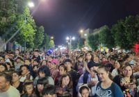 La reacción de más de un centenar de niños ante la llegada de los Reyes Magos a Bolívar