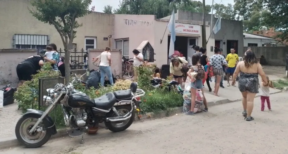 Más de 70 niños y niñas celebraron la festividad de Reyes en el merendero Los Murgueros