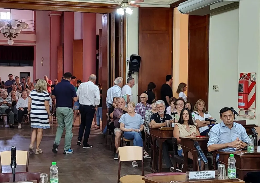 En otra sesión polémica, concejales y mayores contribuyentes aprobaron el aumentos de tasas