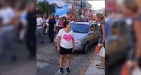 Una mujer mandó “a laburar” a las personas que marchaban en contra del DNU y la ley Ómnibus