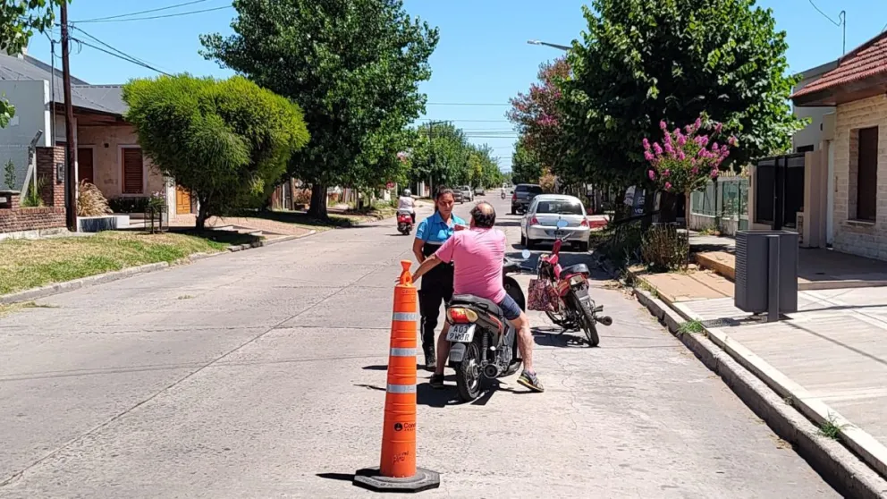 Recrudecen los controles de tránsito: apuntan a conductores sin casco y motos ruidosas
