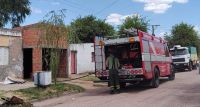 Bomberos Voluntarios trabajaron en un incendio de cañas en el barrio Palermo