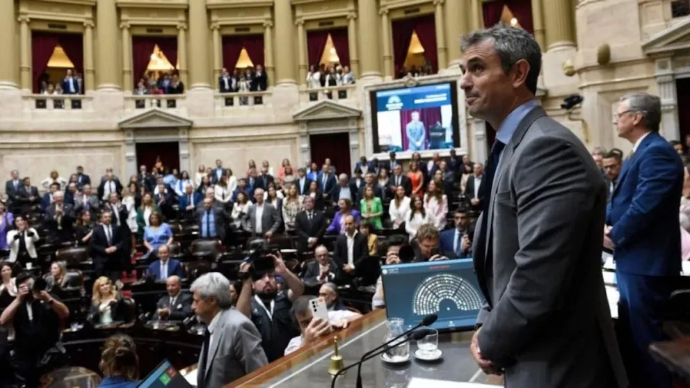 Diputados trata la Ley Ómnibus en una sesión que se extenderá por más de treinta horas