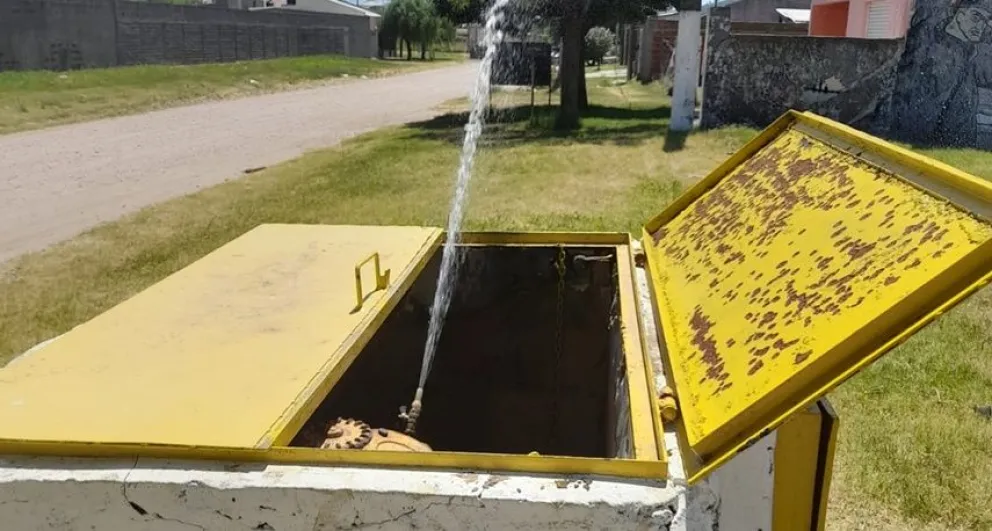 Se conocieron los motivos que generaron la coloración en el agua potable de Los Zorzales