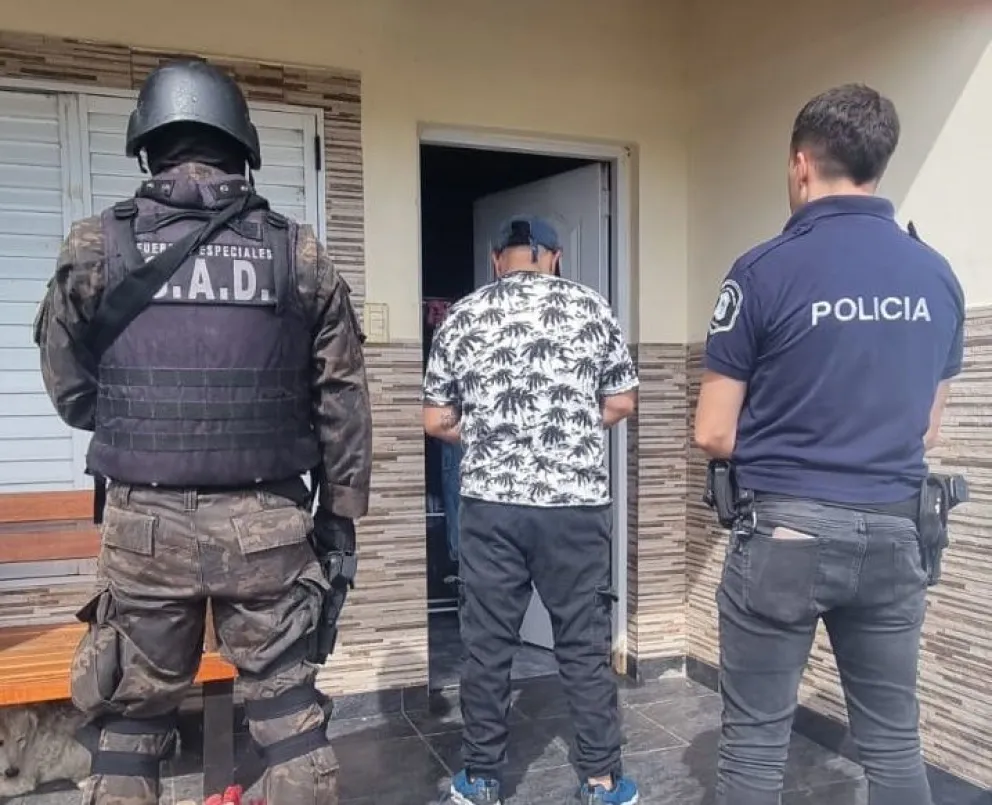 Tras un robo de más de US$30.000, allanaron domicilios de Bolívar y encontraron un arma
