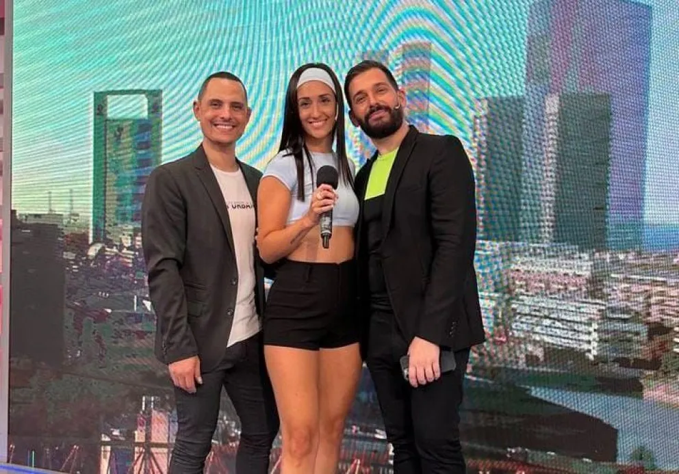 Jazmín debutó en Crónica, nombró a Bolívar y reveló el objetivo de sus canciones: "Nos hace falta"