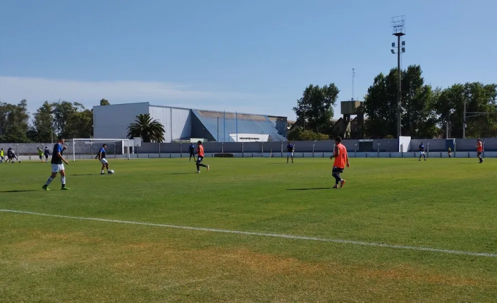 El Club Ciudad de Bolívar juega un amistoso y el público podrá estar presente en el Estadio