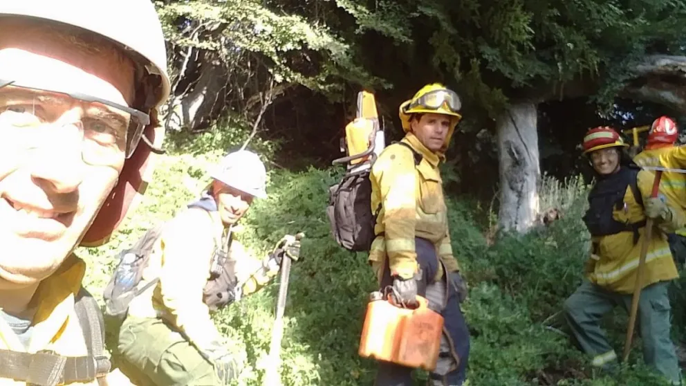 Franco Rojas volvió a Bolívar luego de combatir los incendios forestales en Los Alerces
