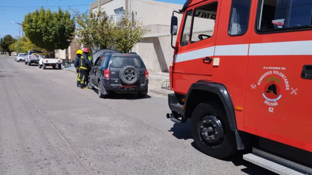 Una camioneta sufrió una pérdida de gas y alertó a bomberos
