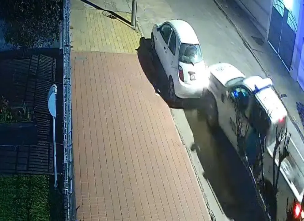 Un móvil policial le chocó el auto y no tiene respuestas: "Hace 7 meses que estoy esperando"
