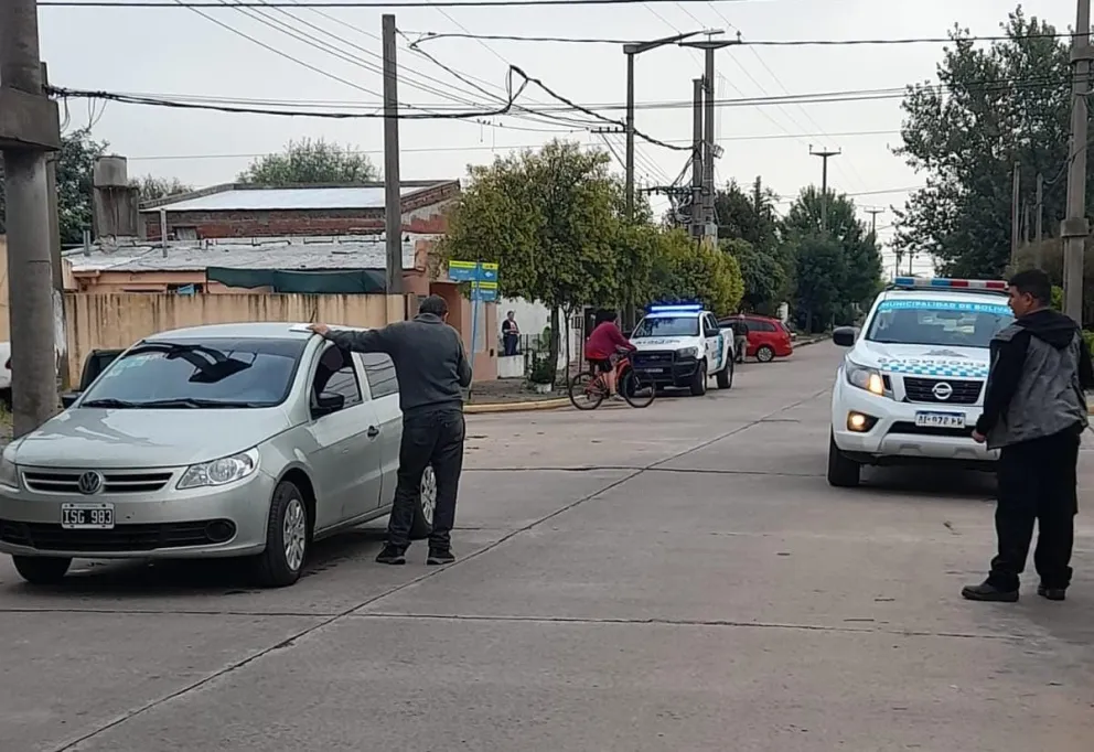 Una mujer iba en bici y fue hospitalizada tras una colisión con un auto