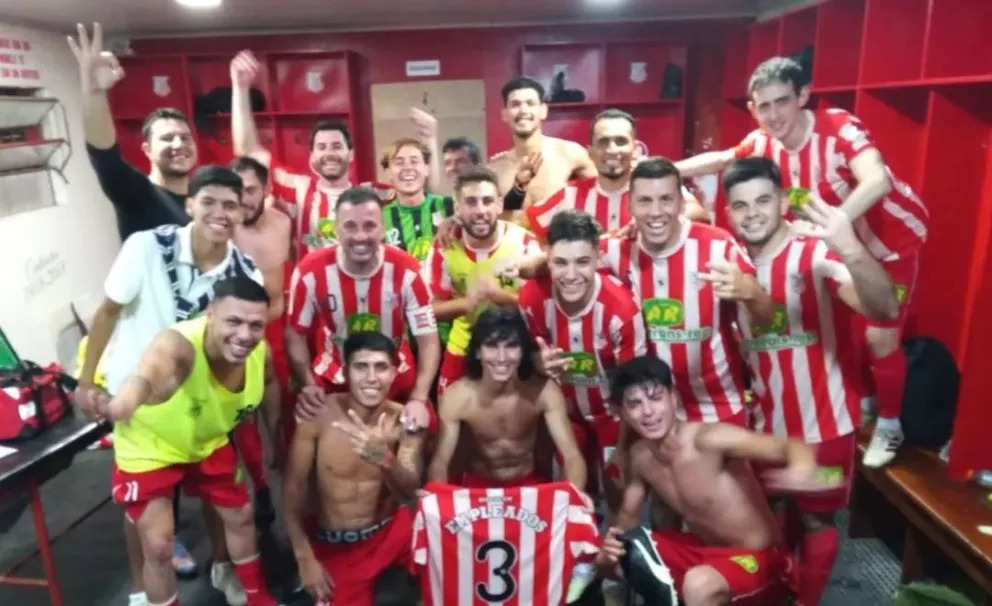 Empleados de Comercio se quedó con el clásico bolivarense y festejó con su gente