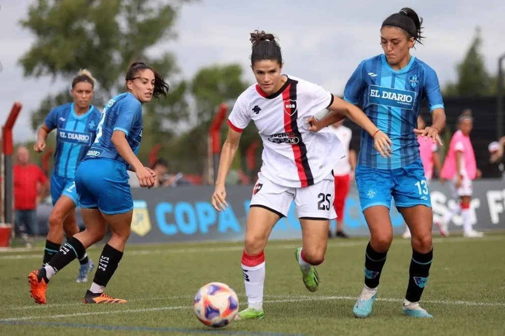 Cande Pagola protagonista: entró en el segundo tiempo y Newell’s dio vuelta el partido
