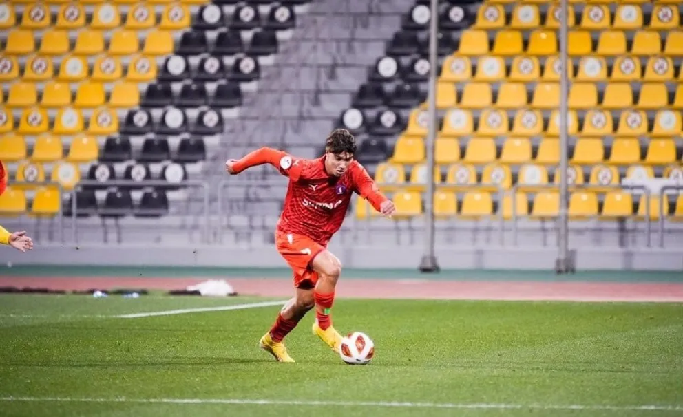 Manu Panaro semifinalista de la FA Cup: el bolivarense convirtió en la tanda de penales