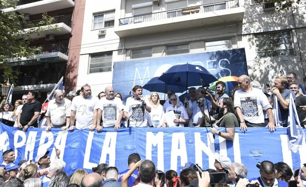 Kicillof participó de la marcha por el Día Nacional de la Memoria por la Verdad y la Justicia