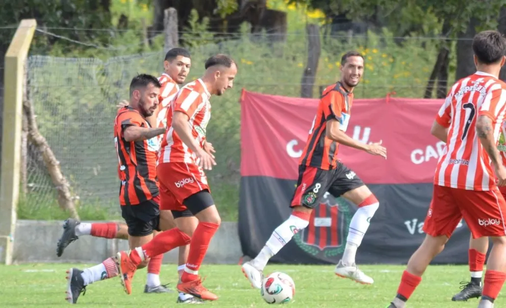 Atlético Urdampilleta y Empleados completaron la fecha: cómo quedaron las tablas de posiciones