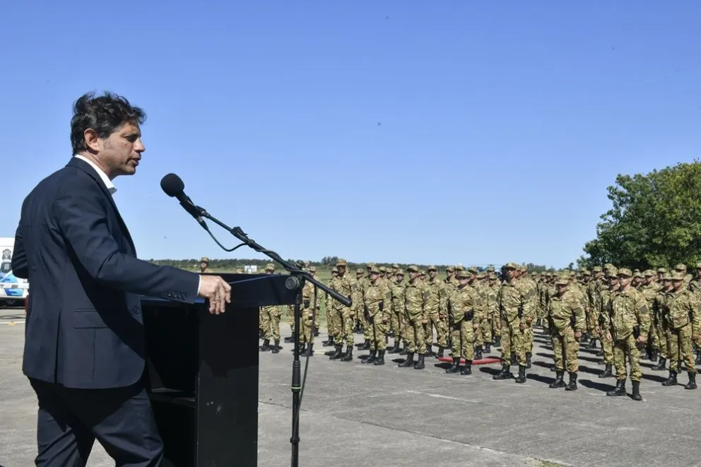 Kicillof presentó 250 nuevos policías rurales y drones en paralelo a una reducida protesta de productores