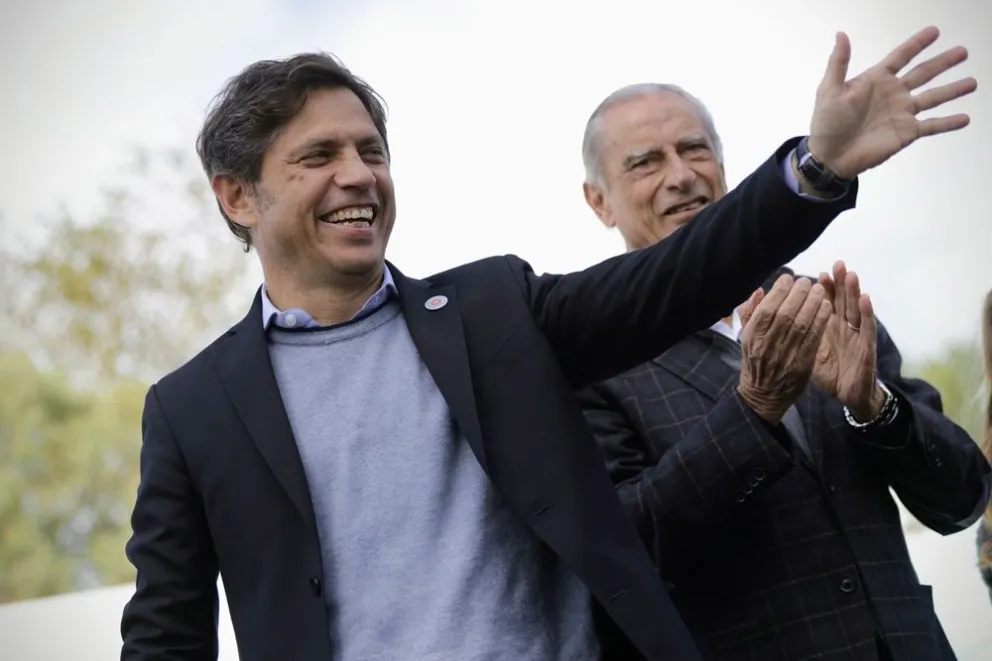 Kicillof inauguró un nuevo edificio educativo y apuntó a Milei: "Los problemas no se arreglan con un voucher"