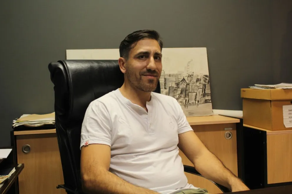 Lucas Palacios, un agrimensor que ama su ciudad y busca "que la gente sepa el servicio que brindo"