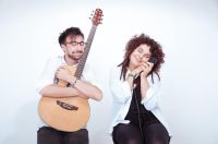 Tu Pausa Dúo, una talentosa pareja que aborda versiones de diferentes fuentes musicales