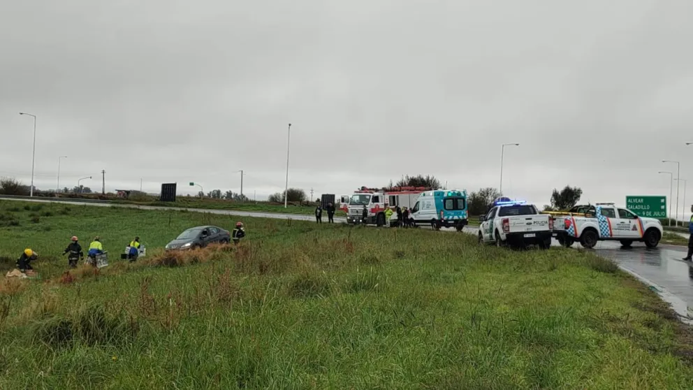 Despistó un auto con tres ocupantes en uno de los accesos a Bolívar