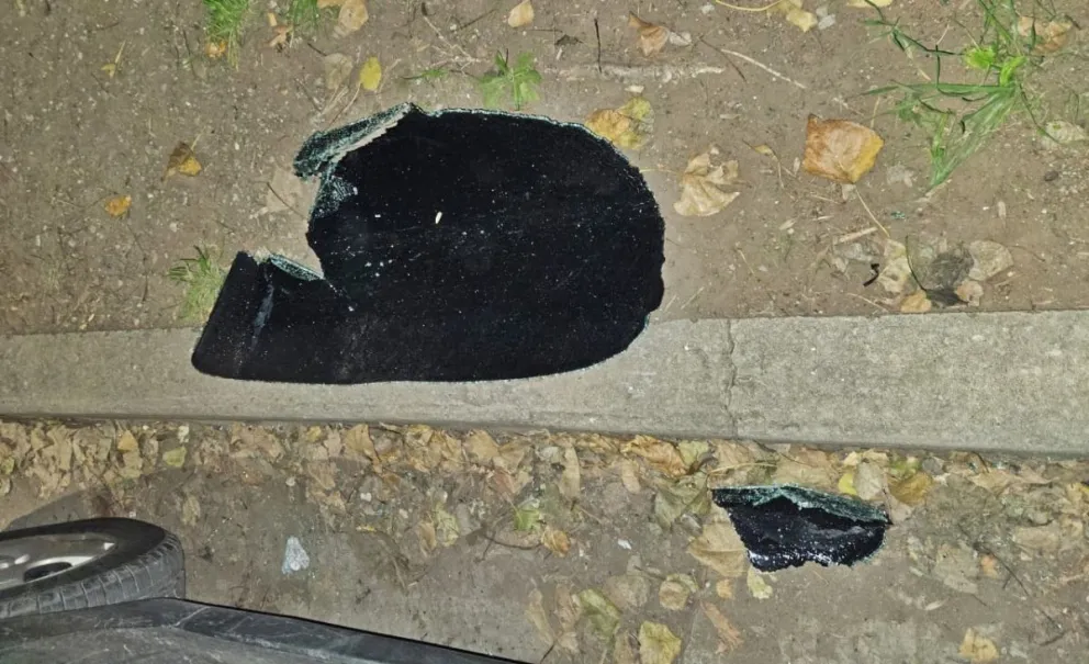 Rompieron la ventanilla de su auto y le robaron a una docente de la Escuela 2: pide ayuda para recuperar los elementos