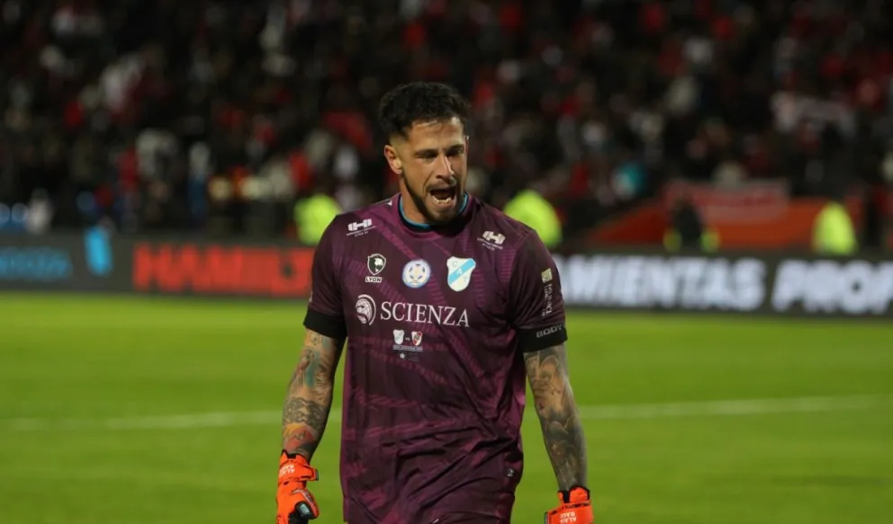 Pancho Rago se acordó de Bolívar luego de convertirse en el héroe de Temperley ante River