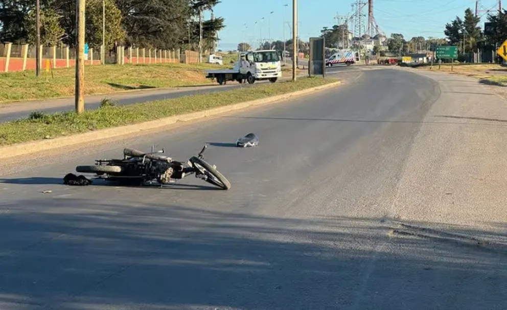 Trágico accidente en Ruta 226: un motociclista falleció tras chocar contra un poste
