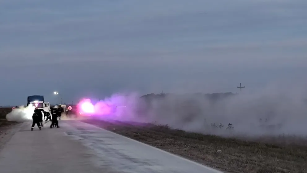 Camión perdió bolsas de cemento en la ruta 226 y se cortó el tránsito a la altura de Paula