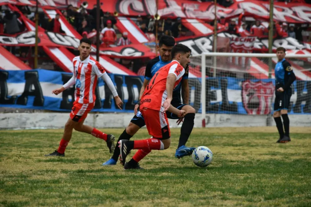 Ciudad volvió a perder de visitante: sigue puntero pero no tiene margen de error