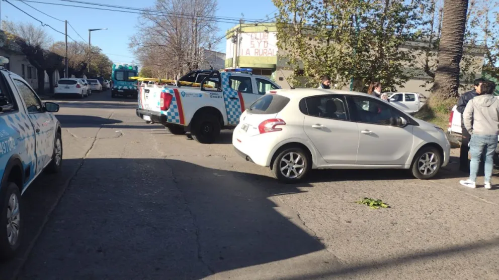 Accidente múltiple en Brown y Almafuerte: dos camionetas y un automóvil involucrados
