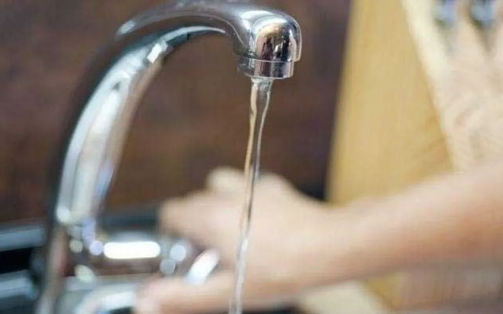 Por trabajos de Obras Sanitarias, hay baja presión de agua en la ciudad