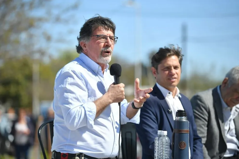 Celulares en las aulas: Provincia adelantó que prefiere "el camino de la no prohibición absoluta"