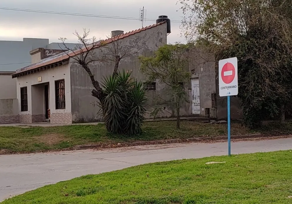A pesar de haber señalización, la calle Zapiola puede ser escenario de accidentes: "Hacen falta multas"