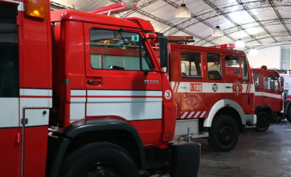 Bomberos trabajaron en un incendio de vivienda en Barrio Obrero a primera hora