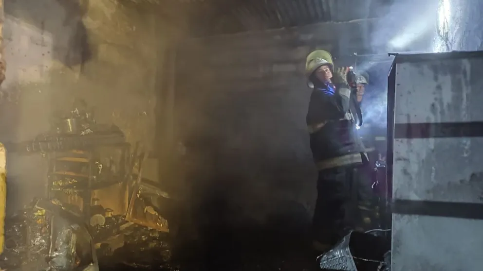 Indagan cámaras de vigilancia en busca del presunto incendiario de barrio Las Flores