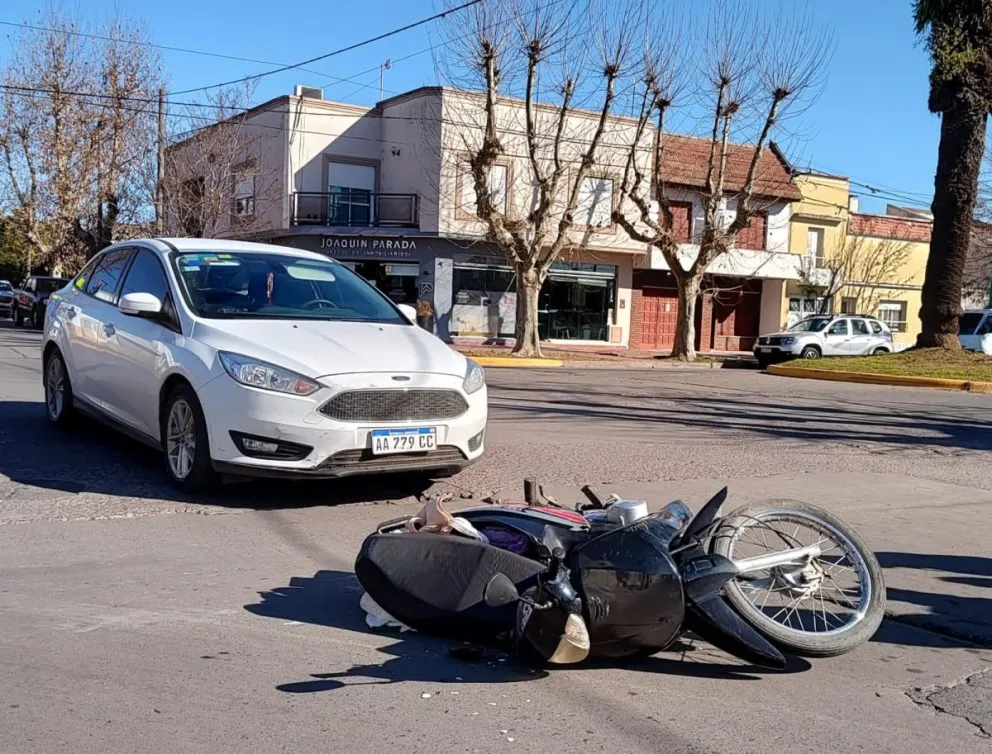 Una mujer hospitalizada tras un choque en avenida Venezuela